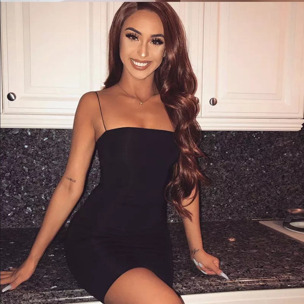 The Perfect LBD - Picture 3 of 7